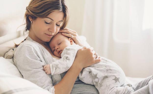 El SEPE y la Seguridad Social desvelan las ayudas para madres en paro o solteras