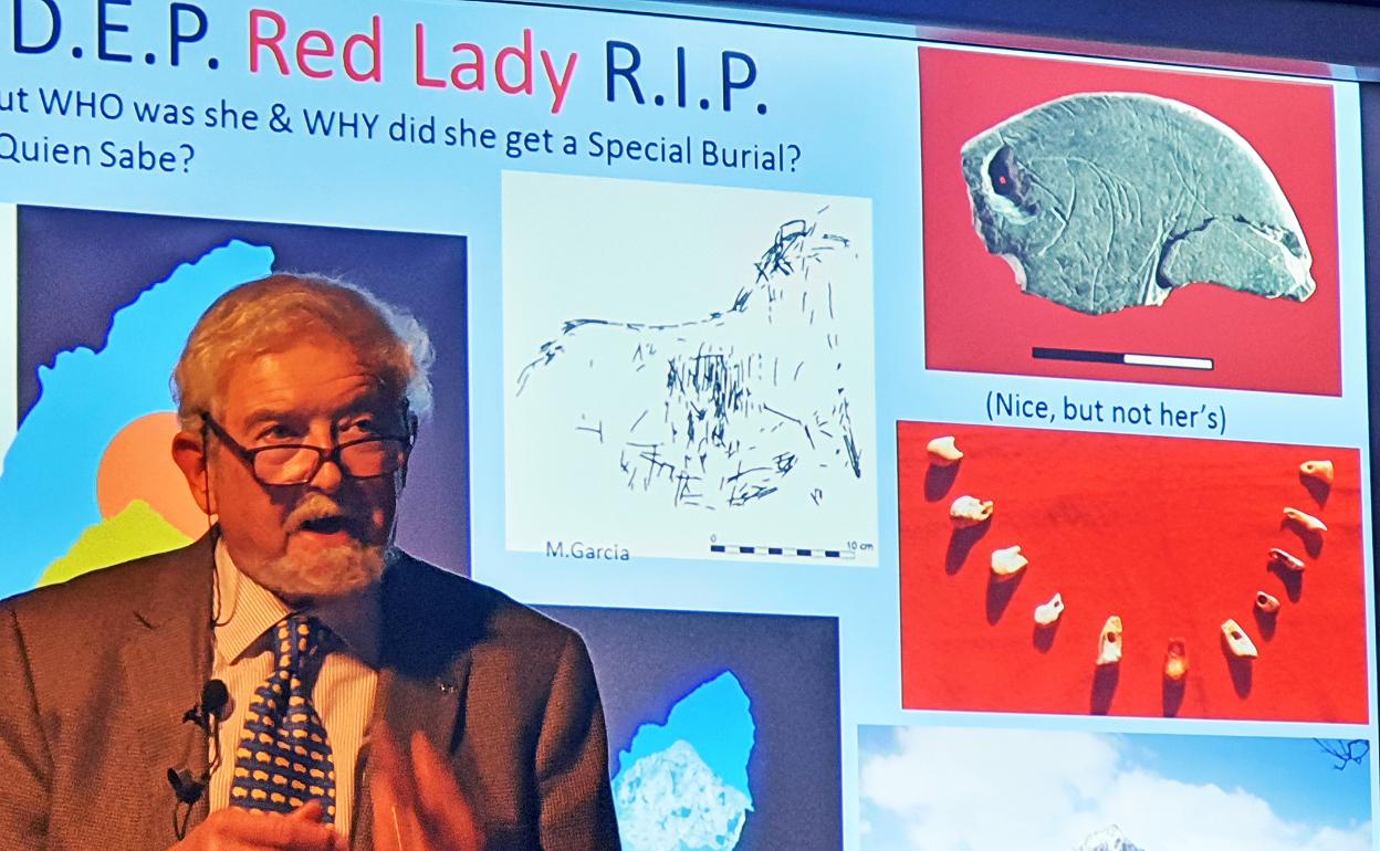 Lawrence Straus durante su conferencia en Bedmar. 