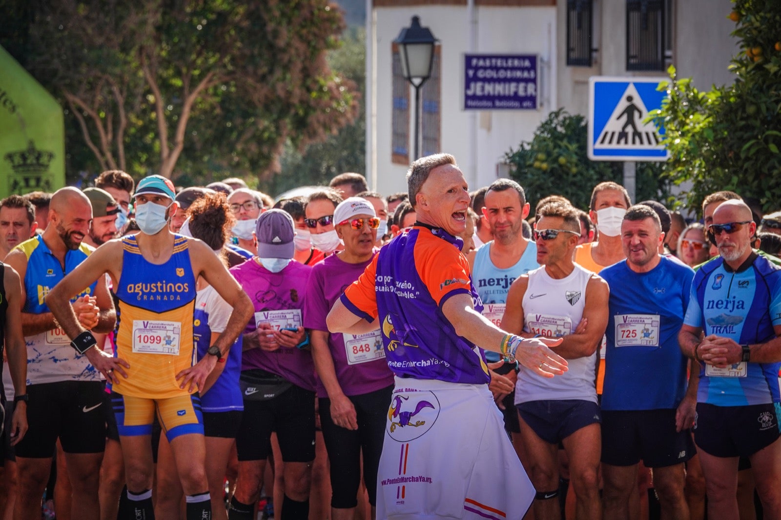 1.500 personas se reúnen en la quinta edición de la carrera #PonteEnMarchaYA de Lecrín, una fiesta comarcal en la que Rafael Torres y Catherine Walkley alcanzan la meta en primer lugar 