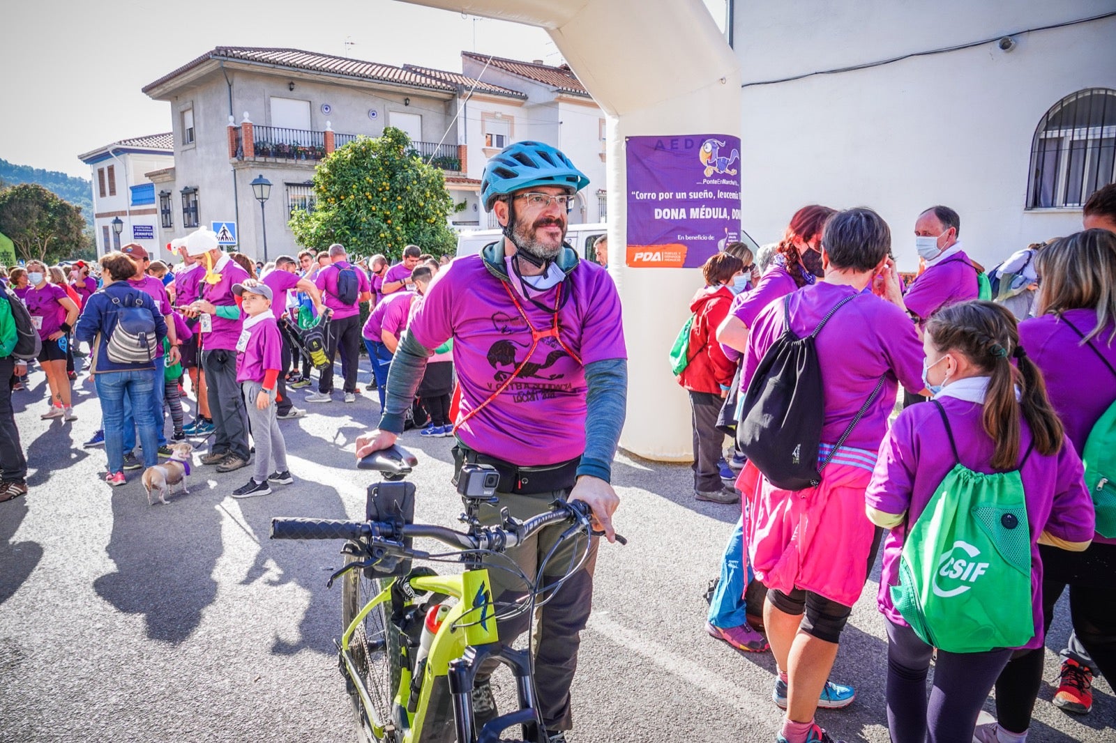 1.500 personas se reúnen en la quinta edición de la carrera #PonteEnMarchaYA de Lecrín, una fiesta comarcal en la que Rafael Torres y Catherine Walkley alcanzan la meta en primer lugar 