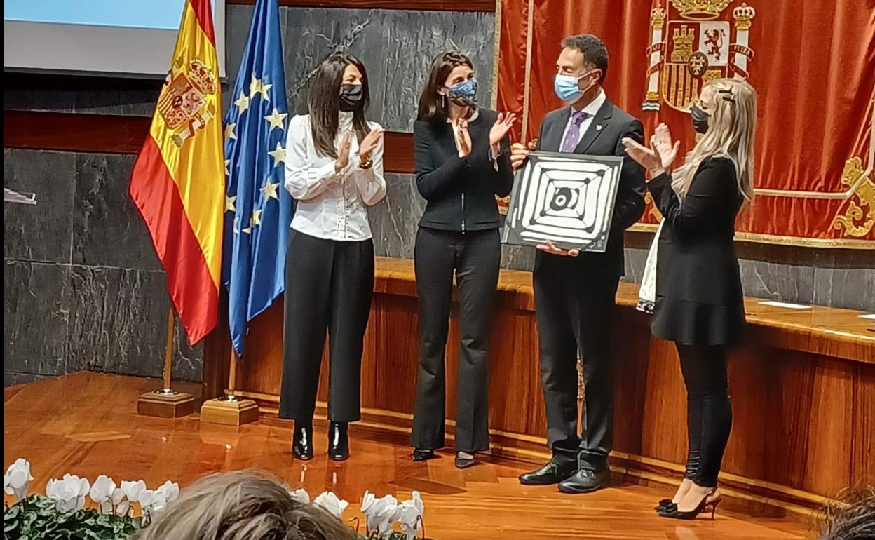 Miguel Lorente, profesor de la UGR, galardonado en los XVI Premios del Observatorio contra la Violencia Doméstica y de Género