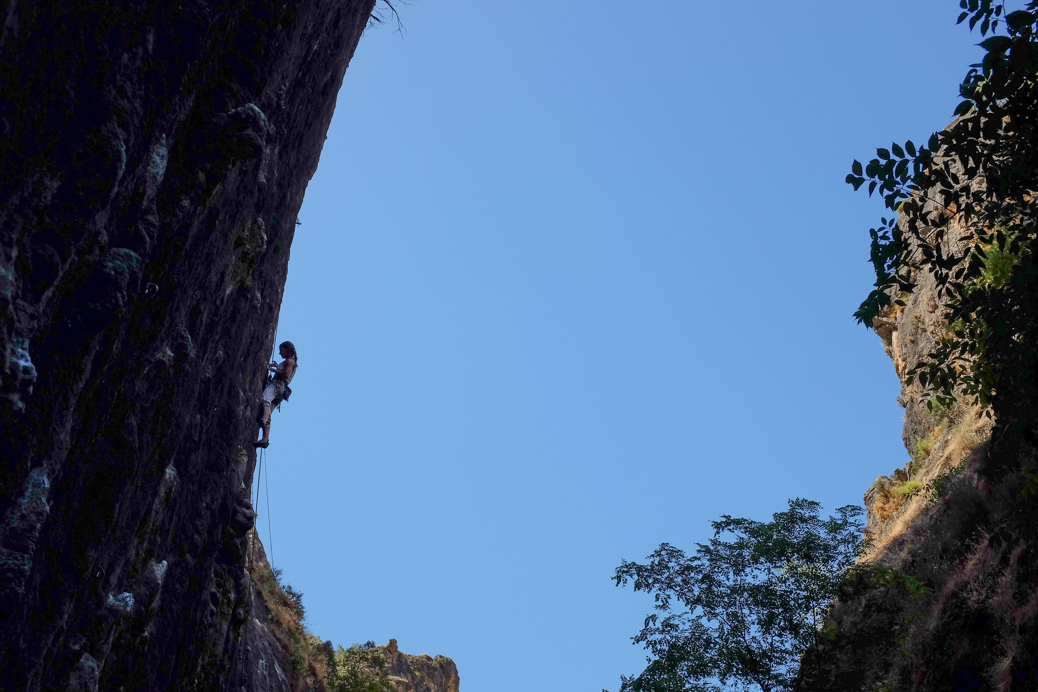 La escalada no falta en Los Cahorros.