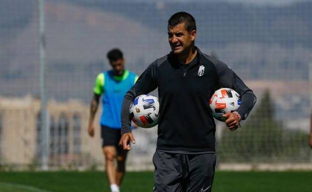 Torrecilla: «Será importante adaptarse al césped artificial»