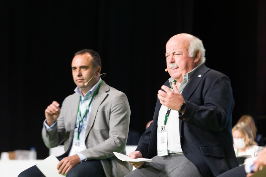 Ambiente en el congreso del PP andaluz en el Palacio de Congresoos