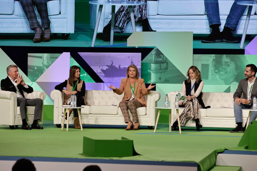 Ambiente en el congreso del PP andaluz en el Palacio de Congresoos