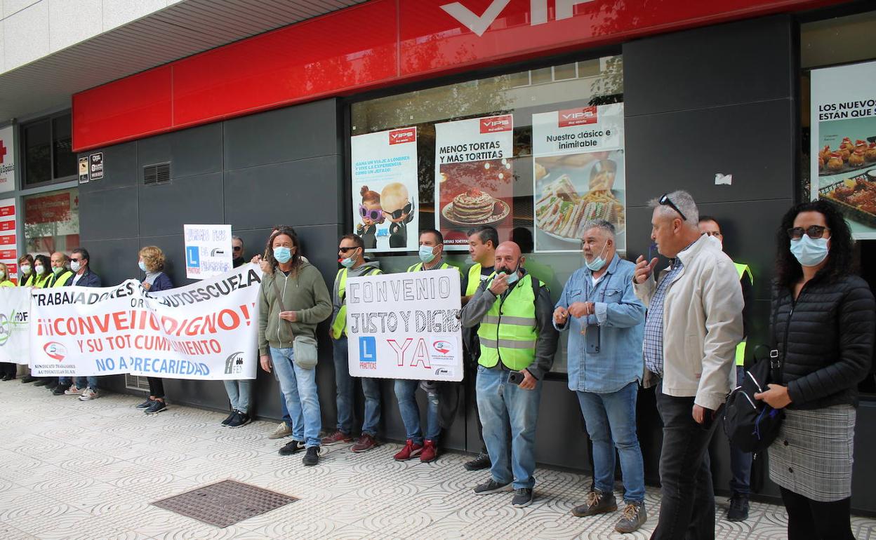 Las Precariedad Y La Alta Demanda Deja Las Autoescuelas Sin Suficientes ...