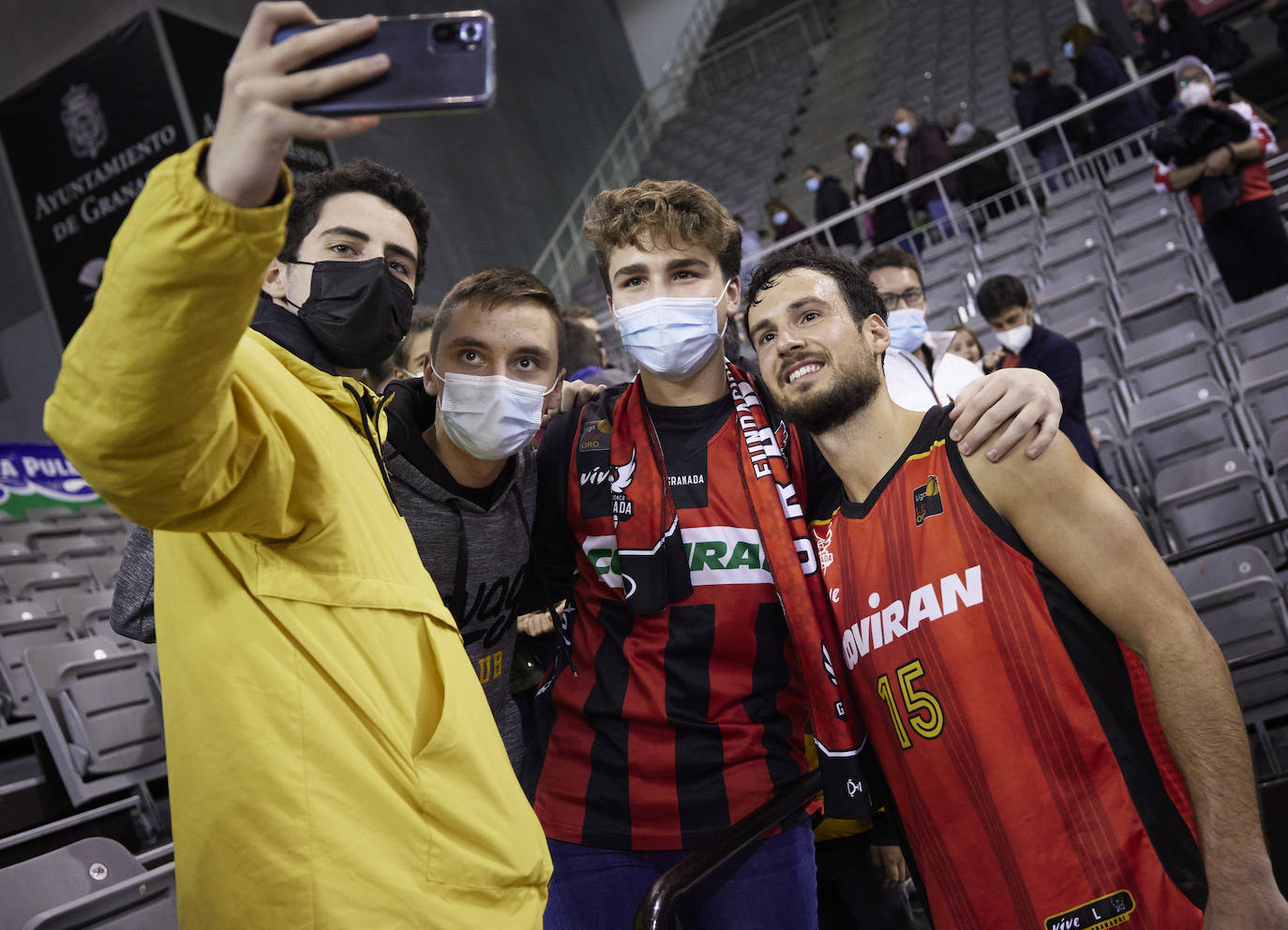 Jugadas del partido entre el Covirán y el Lleida
