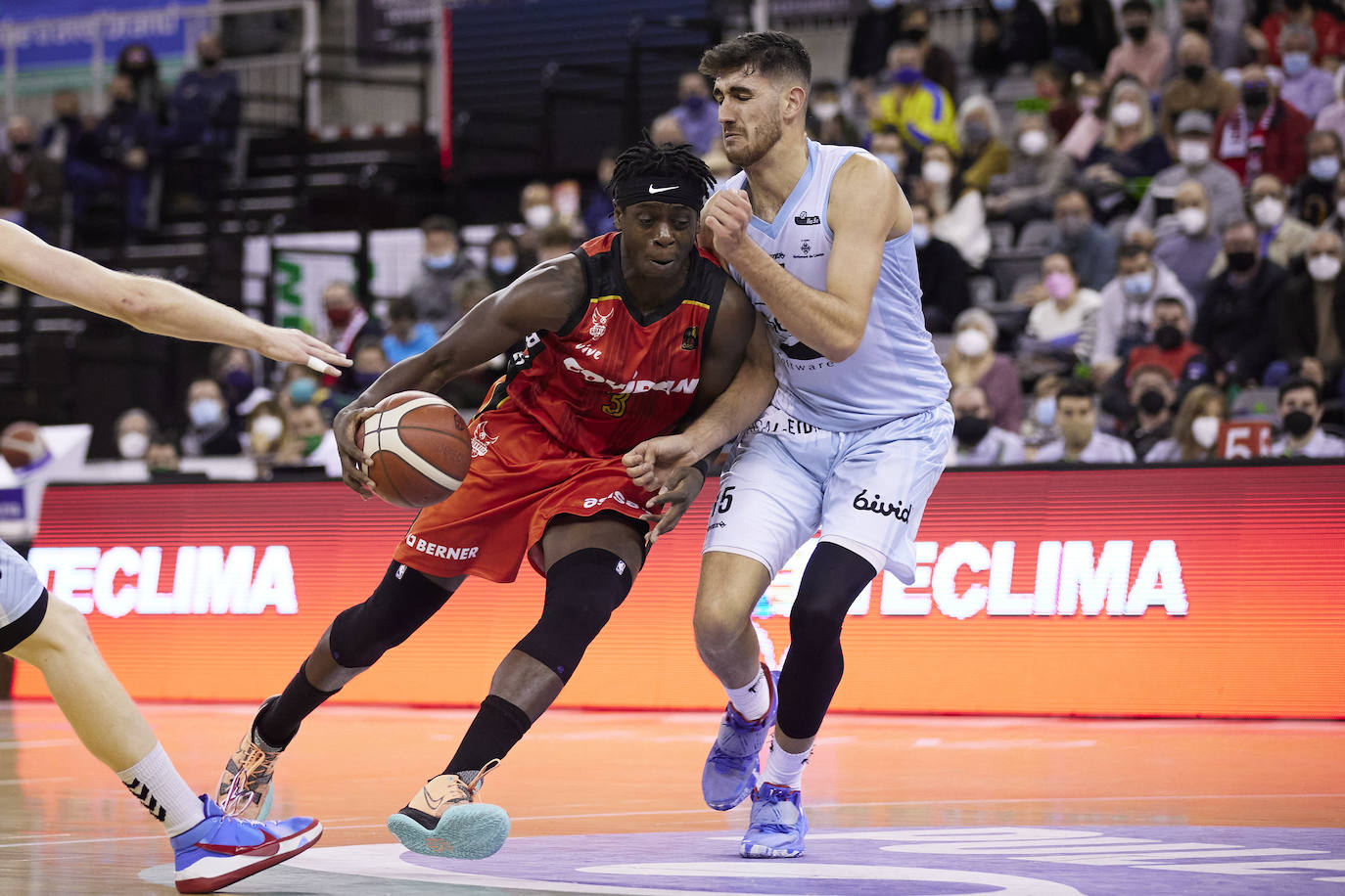Jugadas del partido entre el Covirán y el Lleida