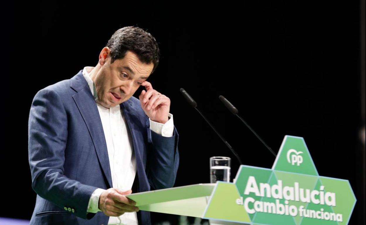 Moreno se seca una lágrima durante su intervención. 