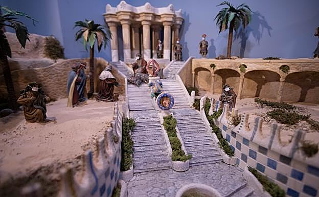 Parque Güell de Barcelona representado en el belén de Huétor Tájar