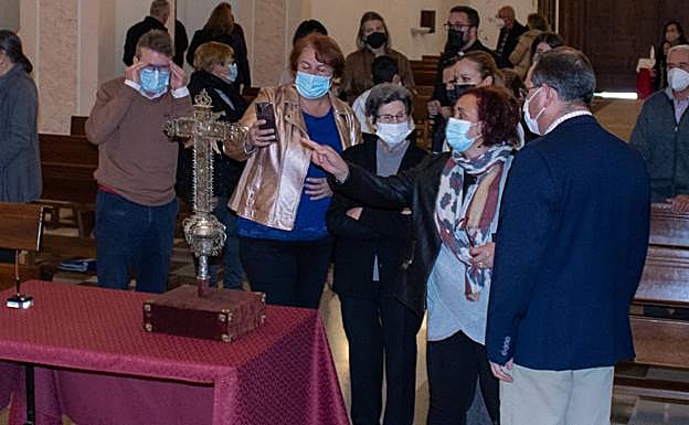 Fotografiando la cruz. 