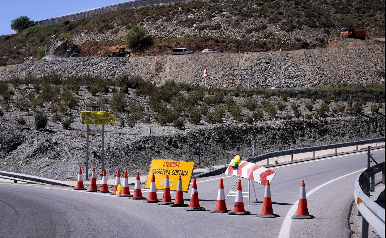 Desvío provisional por las obras por los deslizamientos