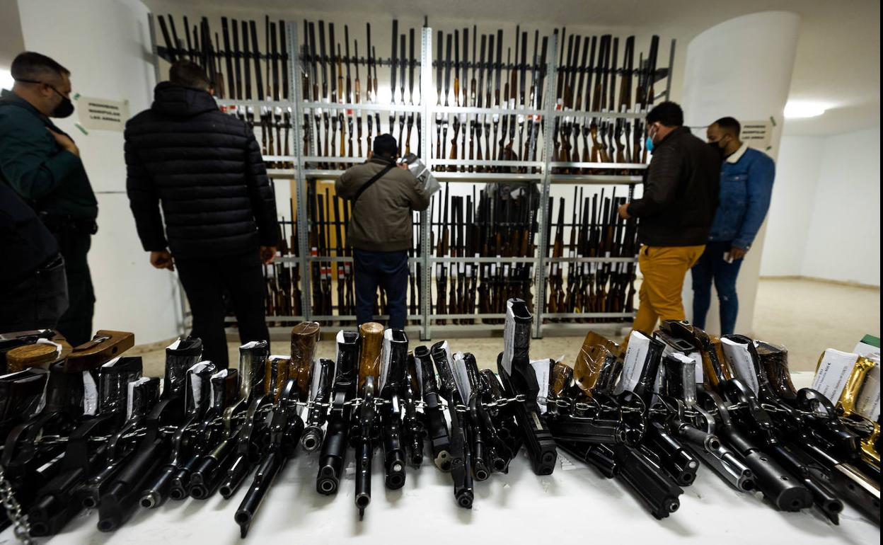 Armas expuestas para esta última subasta en Granada