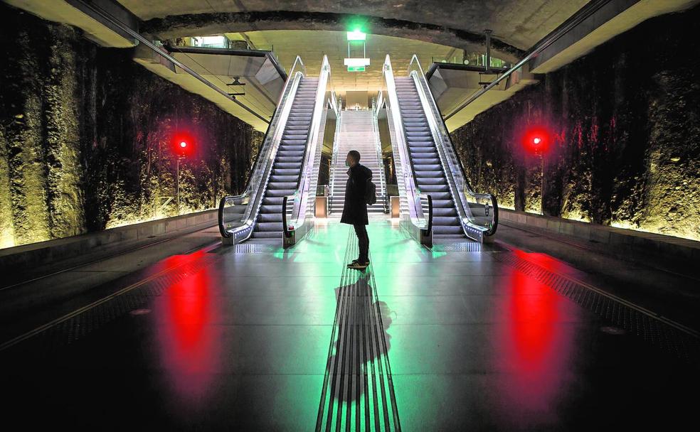 Estación de Alcázar Genil destaca por la integración de un patrimonio del siglo XIII en una infraestructura del siglo XXI. 