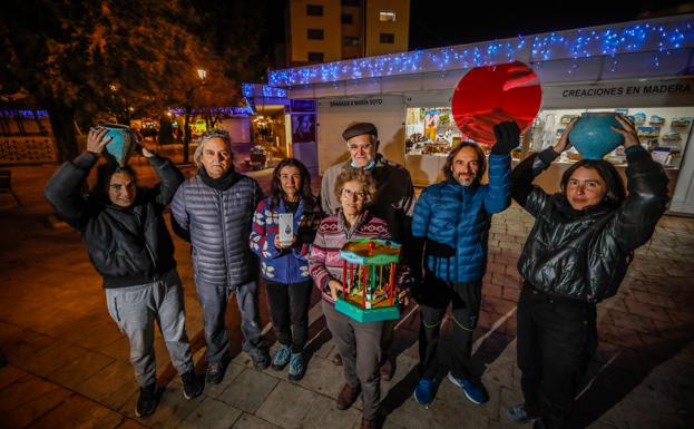 Artsanos del mercado navideño de Bib-rambla.