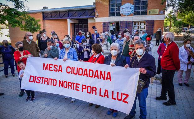 La mesa Distrito Norte por la Luz pide al Ayuntamiento que cese el contrato con Endesa por los cortes de luz