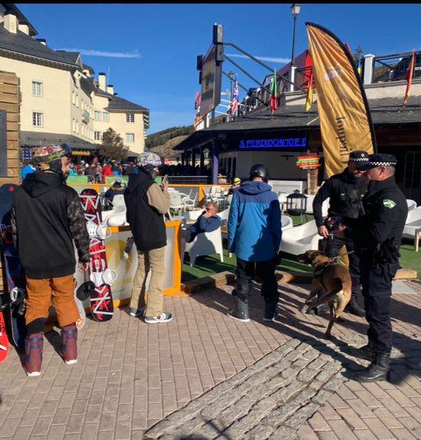 Policía Local de Monachil en Pradollano