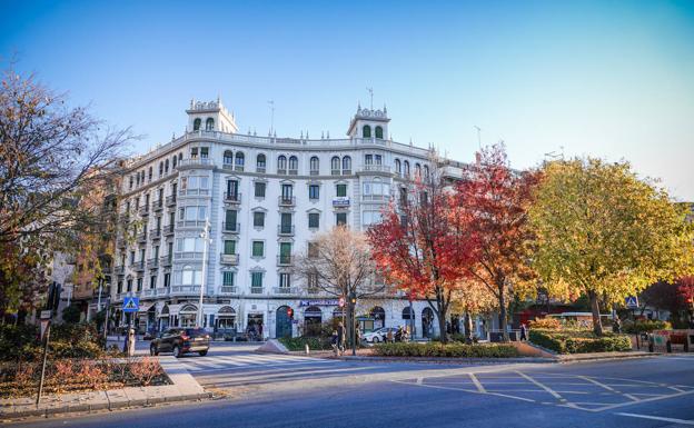Edificio construido por José Jiménez en la intersección de la antigua Avenida Alfonso XIII y la Avenida de Madrid. 