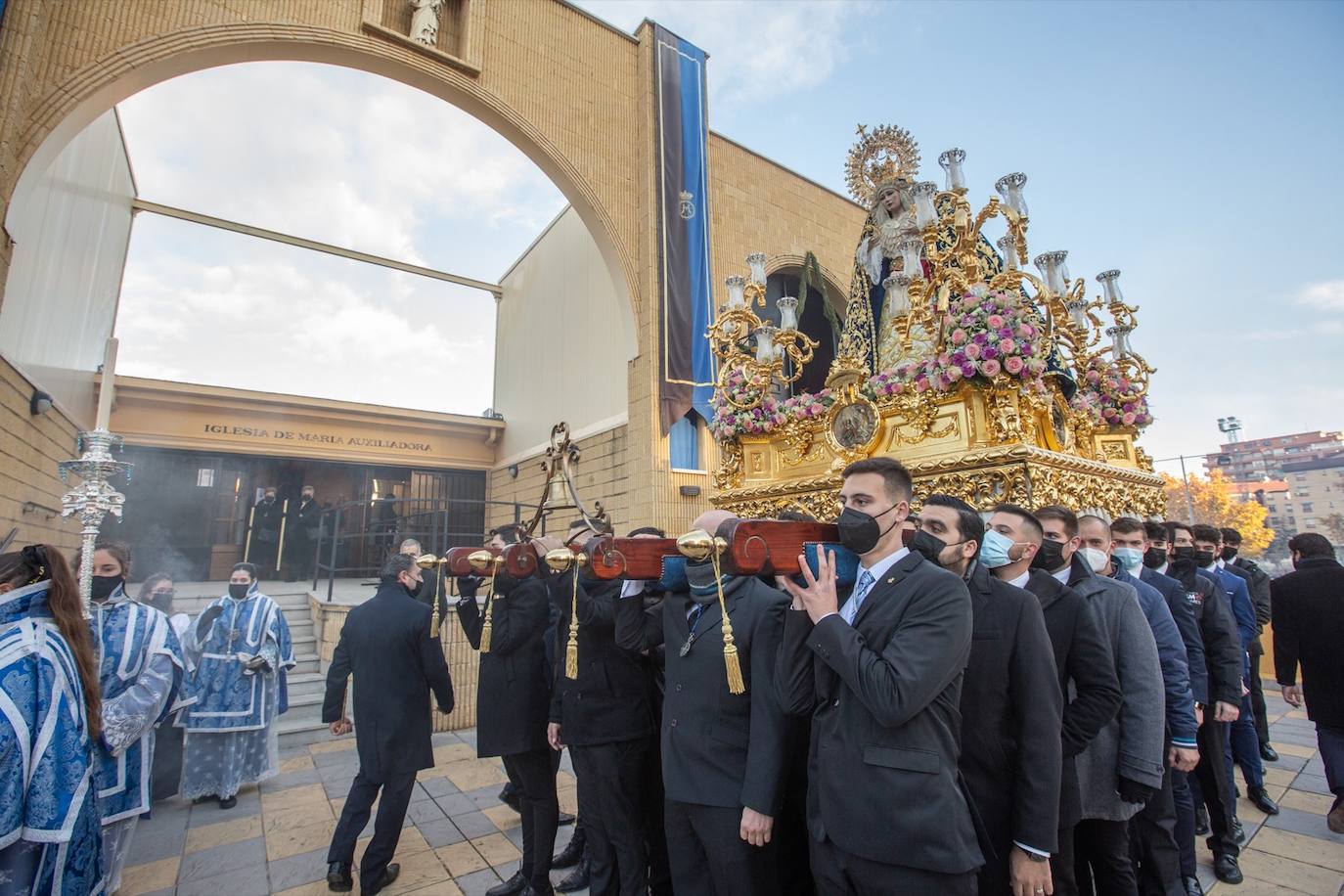 Fotos: Las imágenes de la salida extraordinaria de la Virgen de la Salud