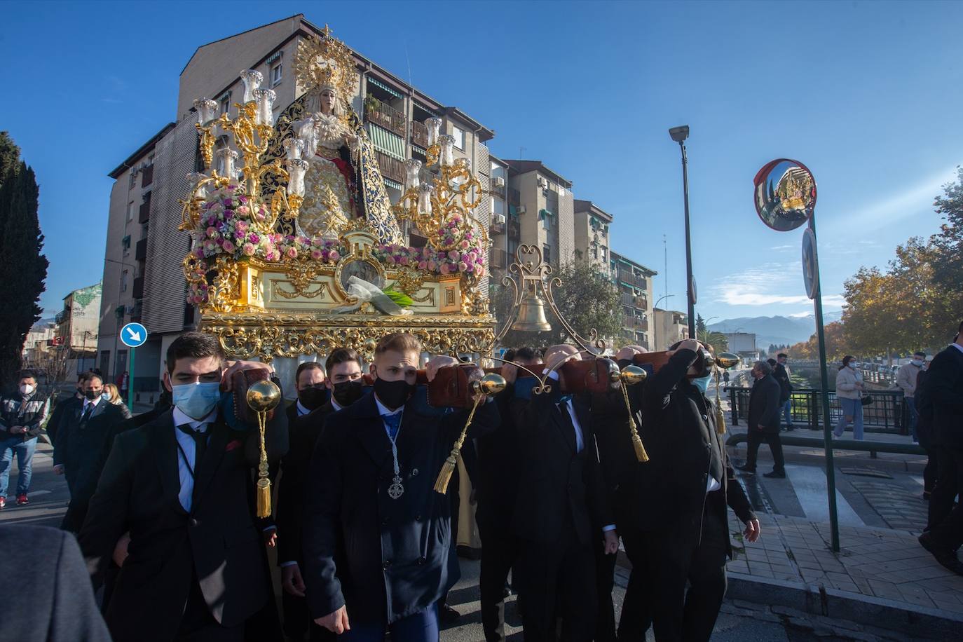 Fotos: Las imágenes de la salida extraordinaria de la Virgen de la Salud