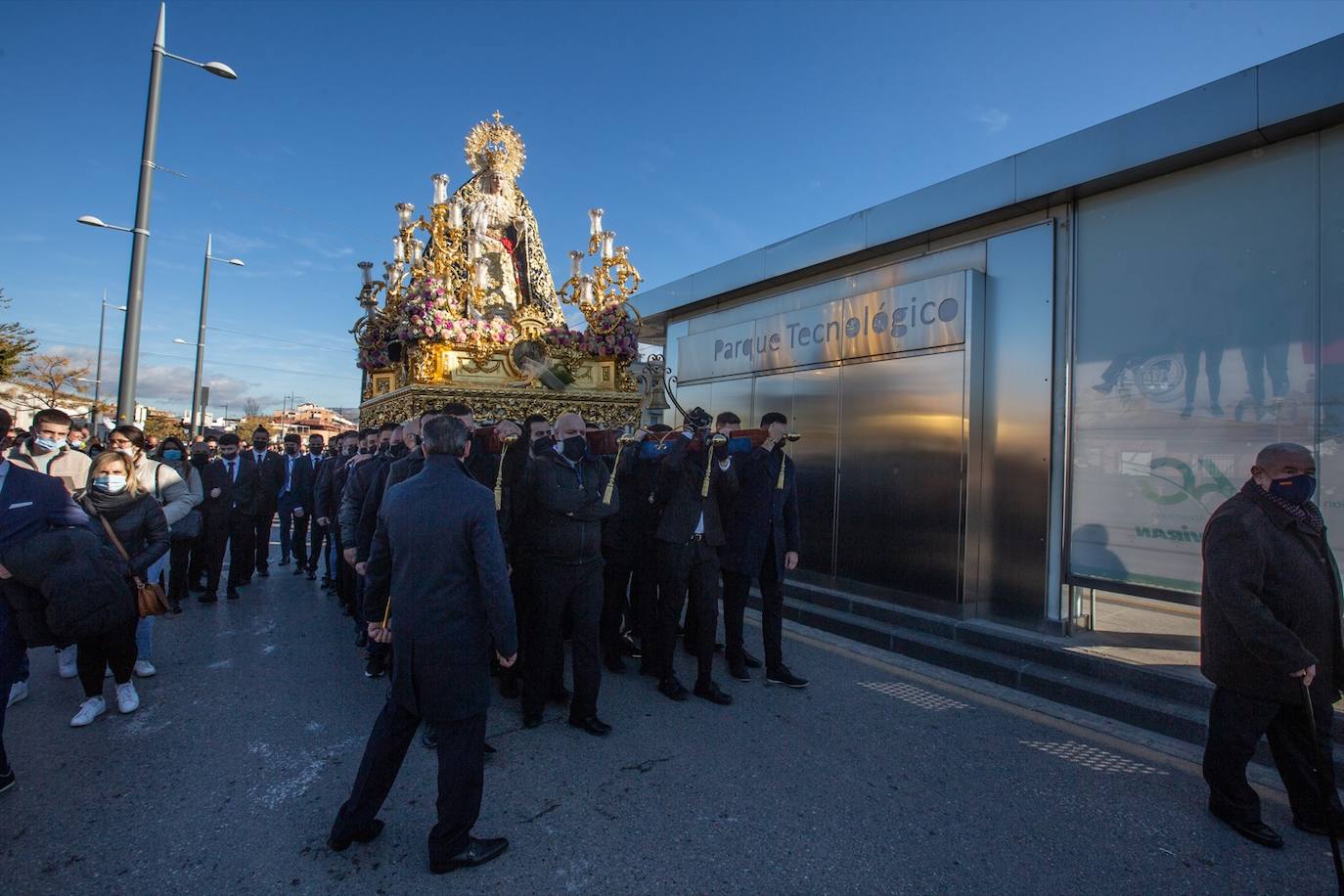 Fotos: Las imágenes de la salida extraordinaria de la Virgen de la Salud