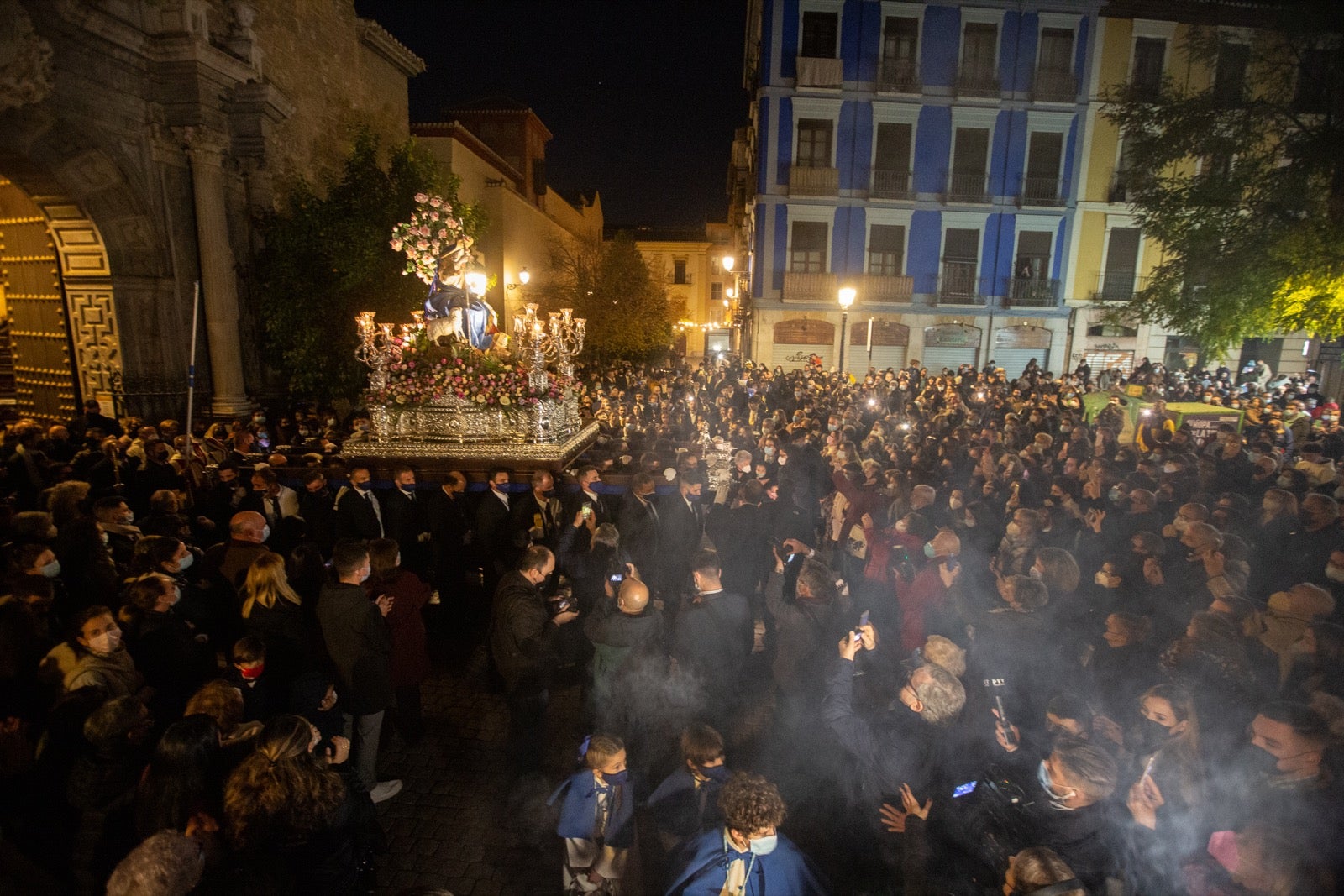 Gójar sale a la calle para procesionar a la Divina Pastora.