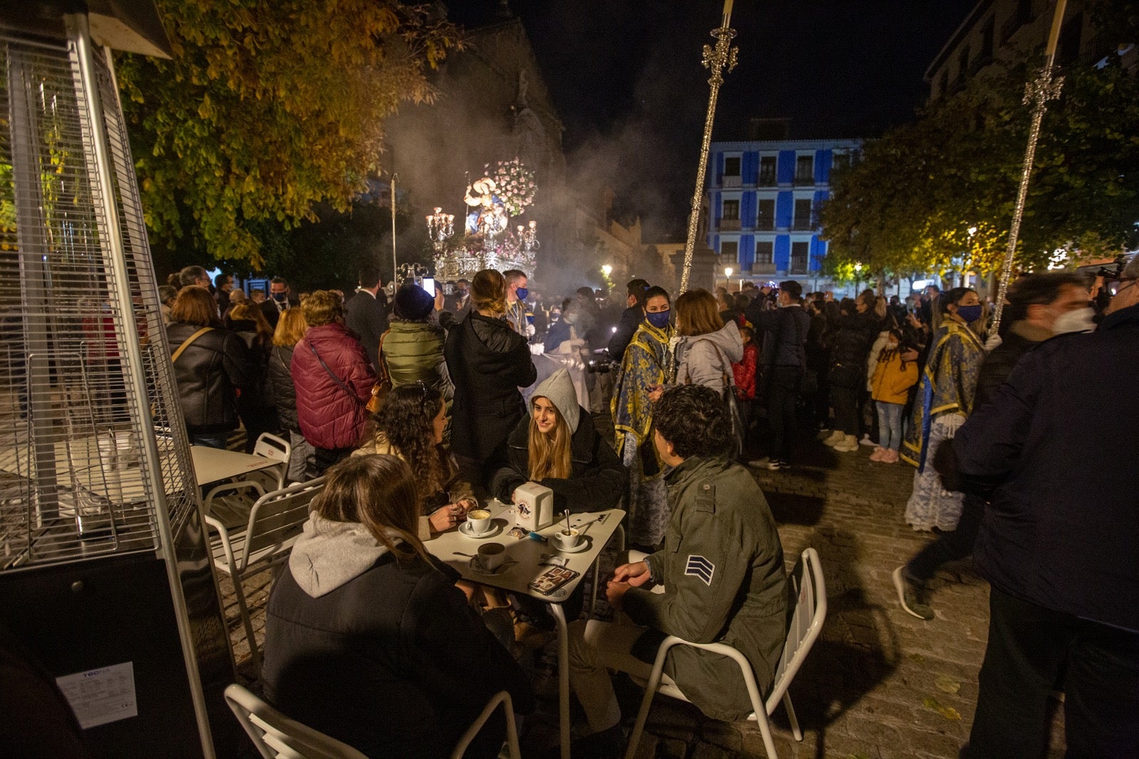 Gójar sale a la calle para procesionar a la Divina Pastora.