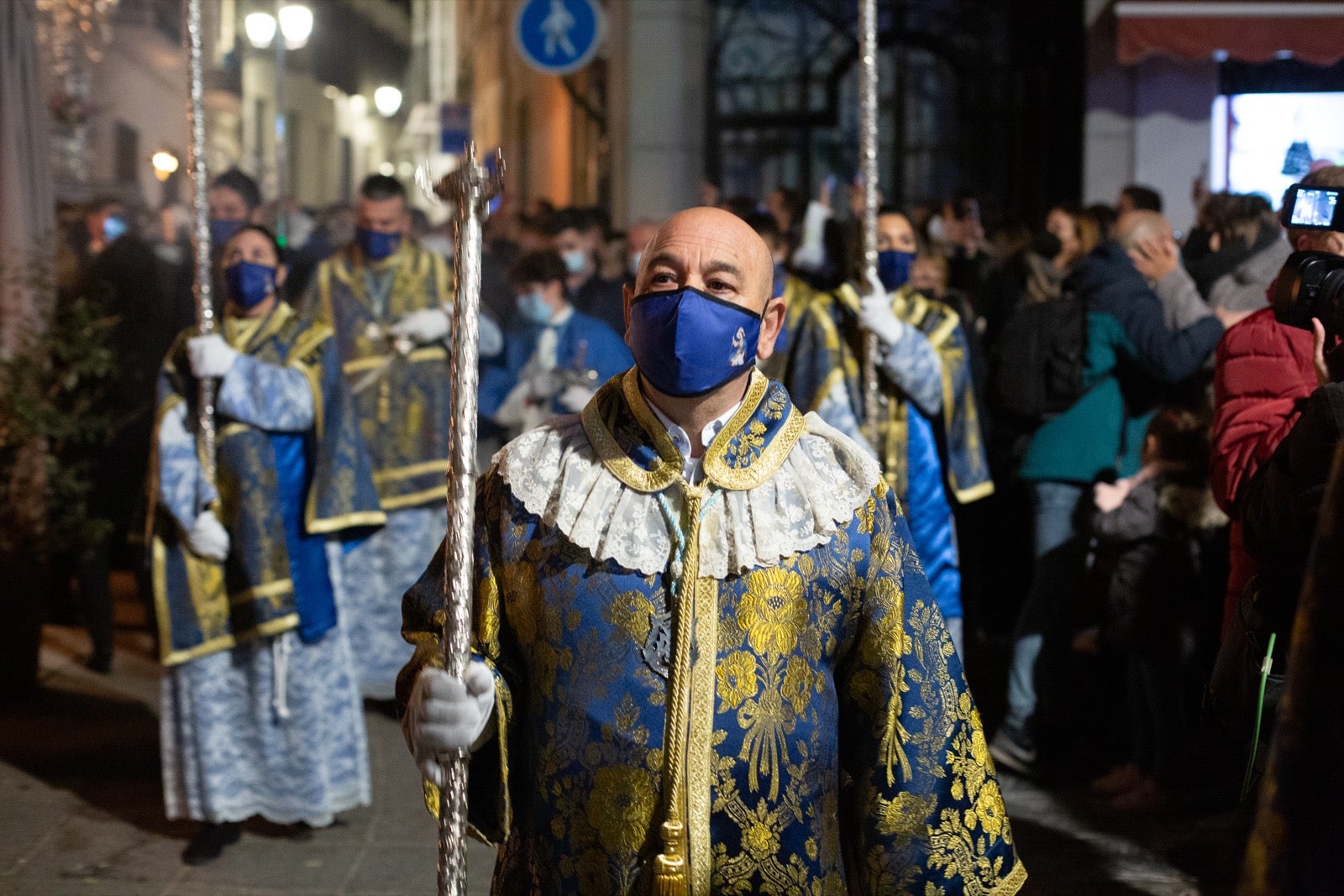 Gójar sale a la calle para procesionar a la Divina Pastora.