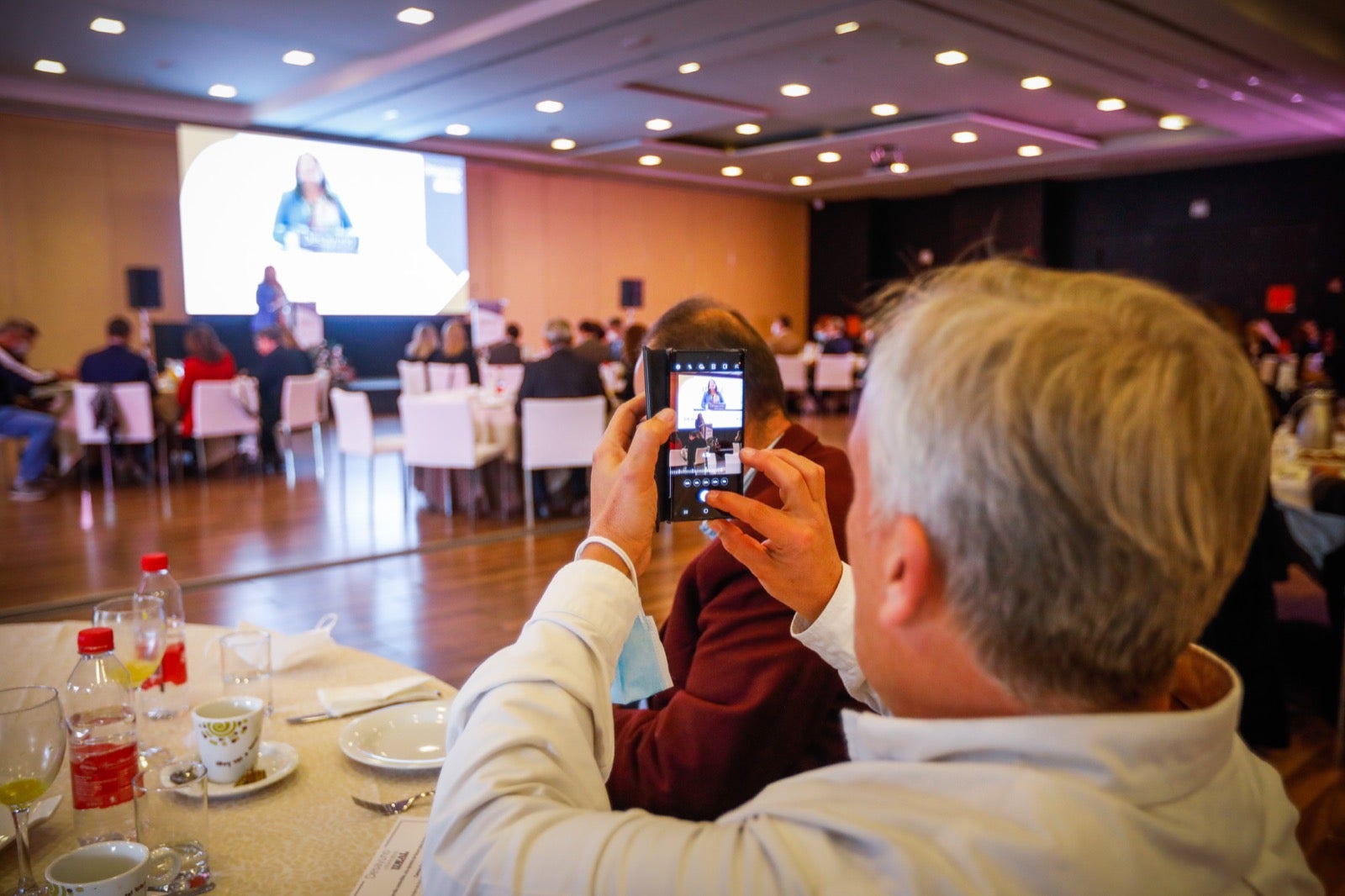 La consejera de Agricultura ha abordado este viernes los retos del sector agrícola en Granada y Andalucía