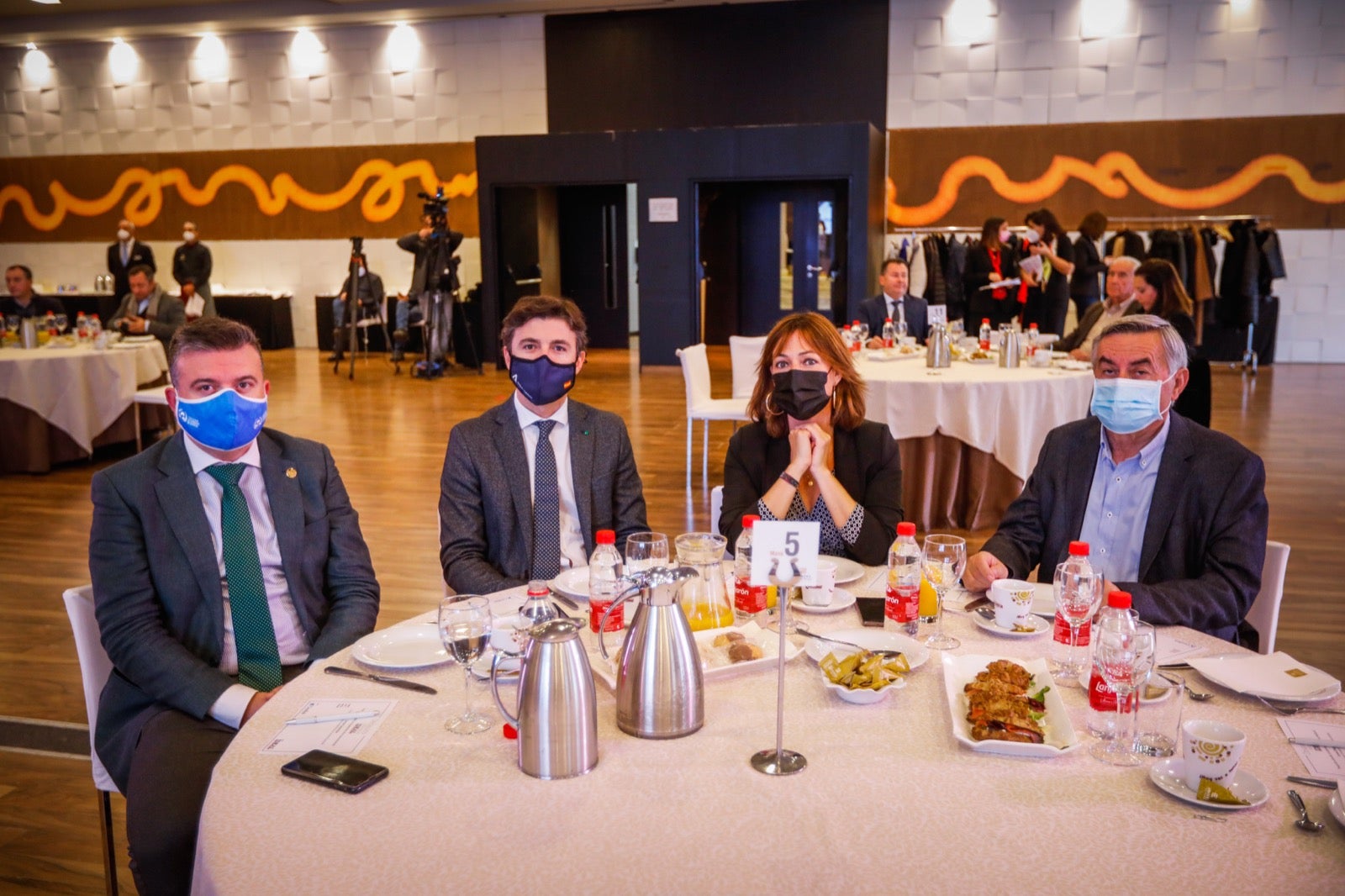 La consejera de Agricultura ha abordado este viernes los retos del sector agrícola en Granada y Andalucía