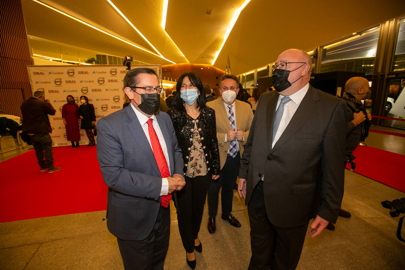 Homenajeados, autoridades e invitados en la gala de entrega de los Premios Ideales 2021.