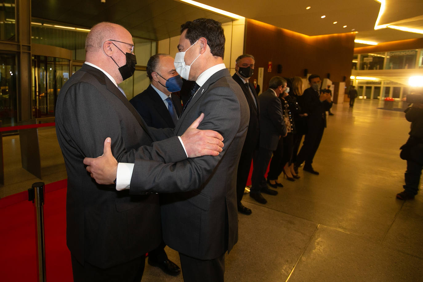 Homenajeados, autoridades e invitados en la gala de entrega de los Premios Ideales 2021.