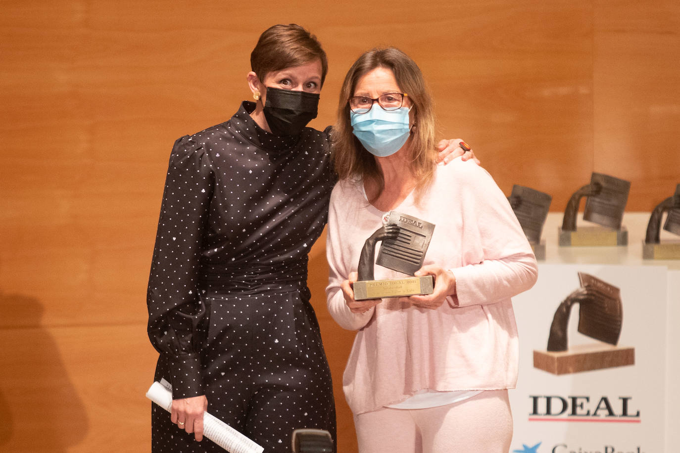 Homenajeados, autoridades e invitados en la gala de entrega de los Premios Ideales 2021.