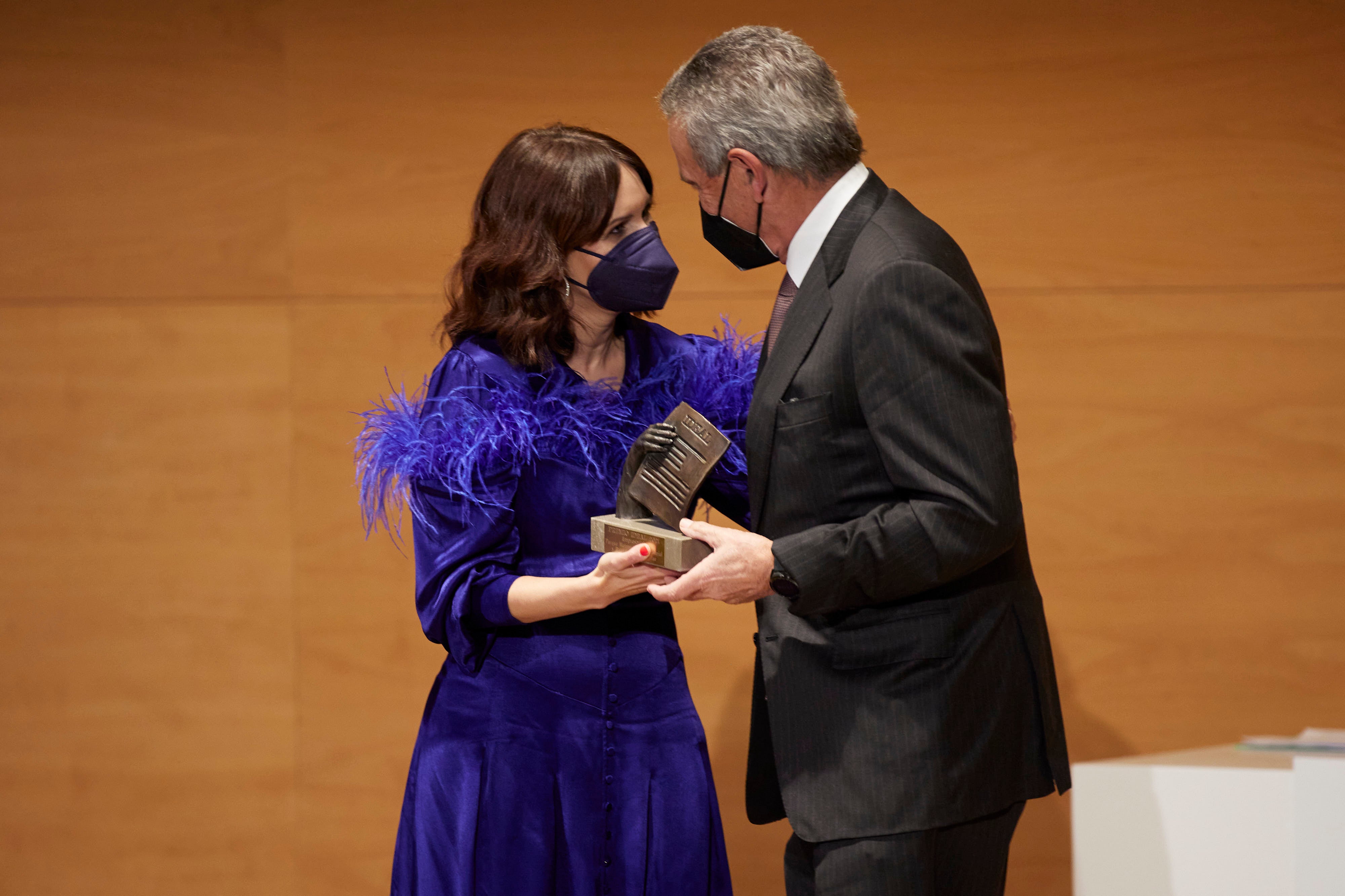 Homenajeados, autoridades e invitados en la gala de entrega de los Premios Ideales 2021.