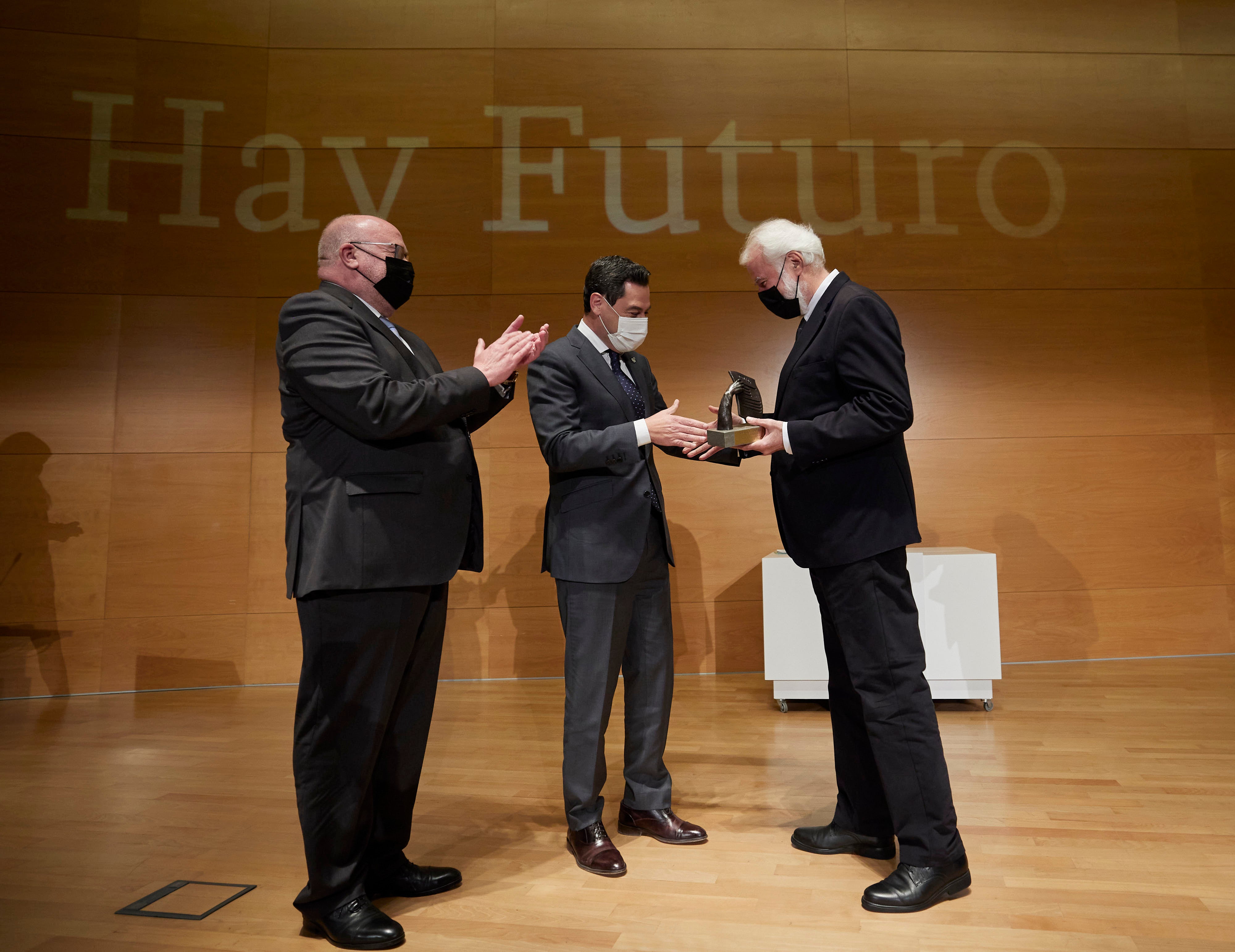 Homenajeados, autoridades e invitados en la gala de entrega de los Premios Ideales 2021.