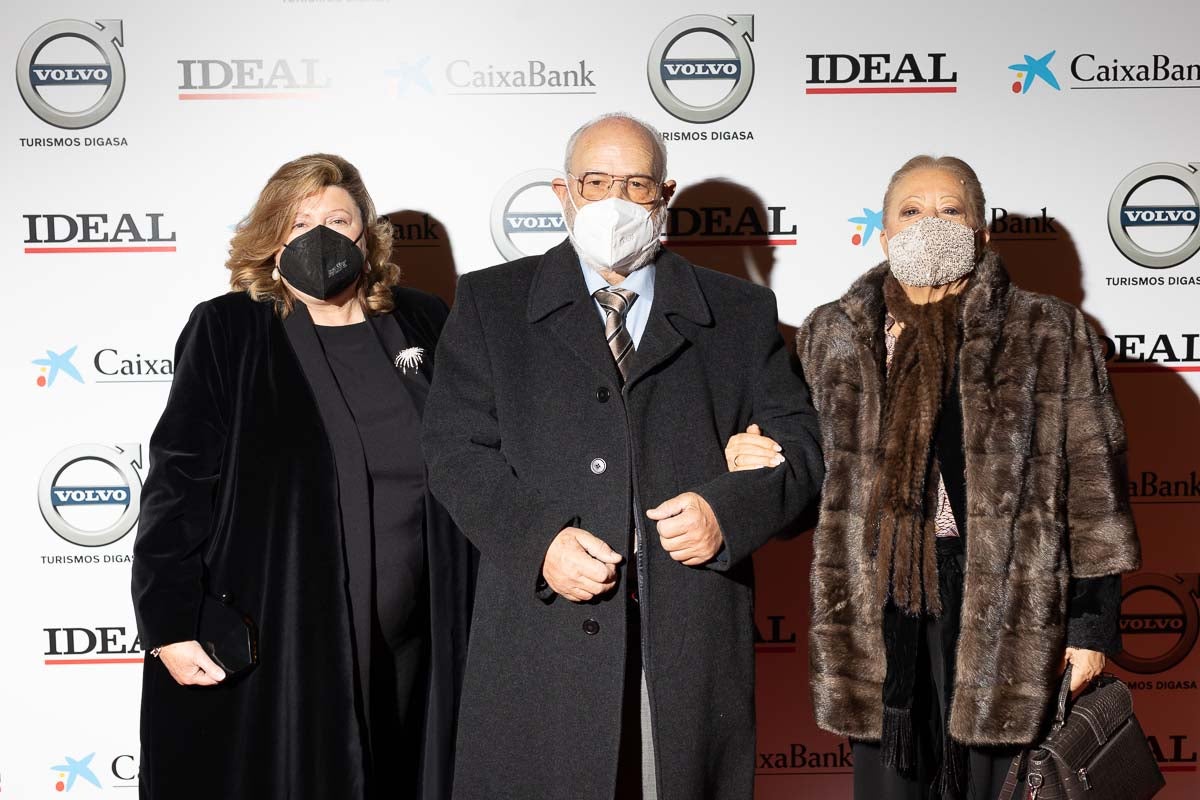 Homenajeados, autoridades e invitados en la gala de entrega de los Premios Ideales 2021.