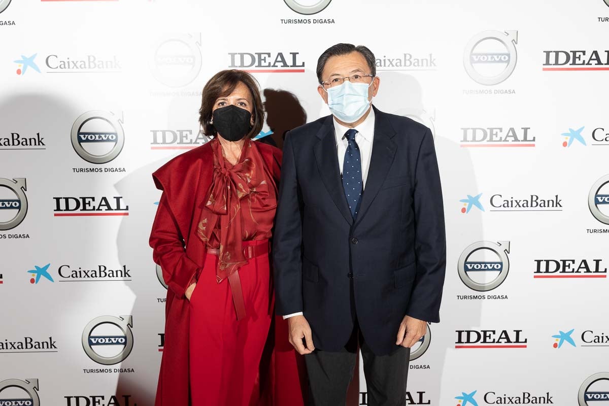 Homenajeados, autoridades e invitados en la gala de entrega de los Premios Ideales 2021.