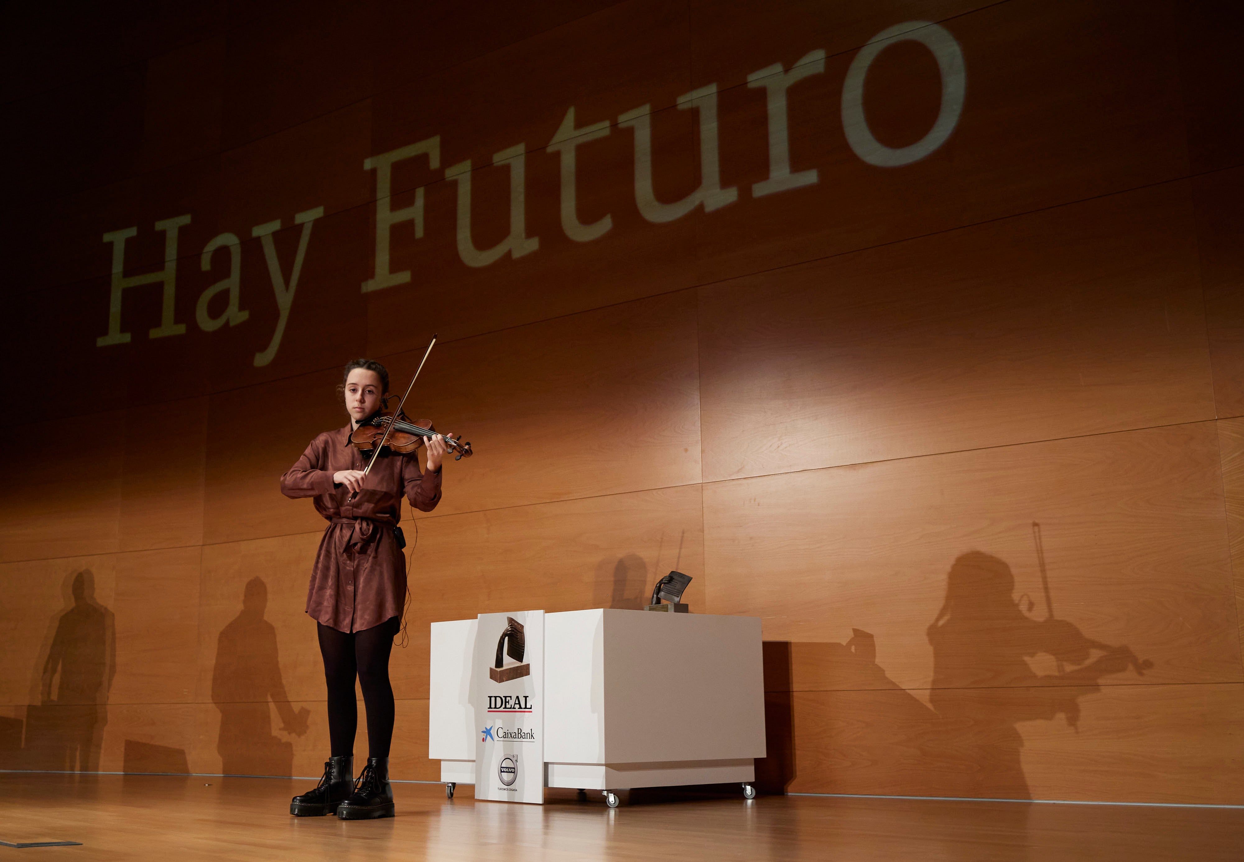 Homenajeados, autoridades e invitados en la gala de entrega de los Premios Ideales 2021.