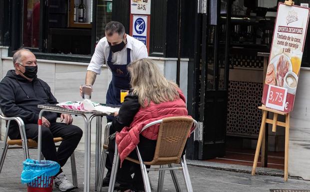 Las ocho capitales andaluzas superan la tasa 200: ¿cuáles están en riesgo alto o muy alto?