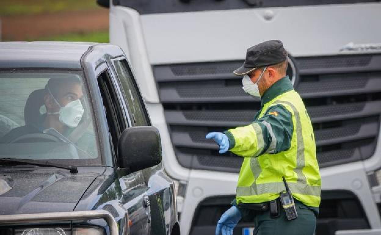 Simula el robo de su propio coche tras darse a la fuga en Granada