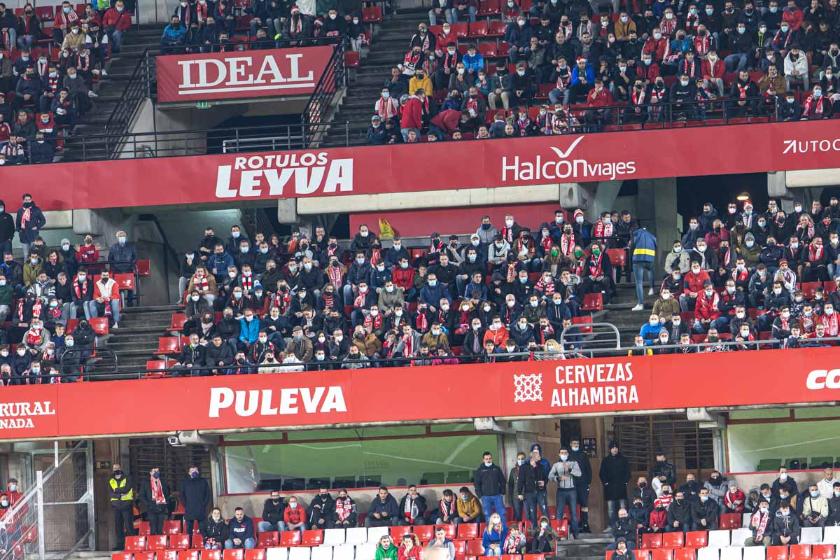 Fotos: Encuéntrate en la grada del Granada-Atlético de Madrid