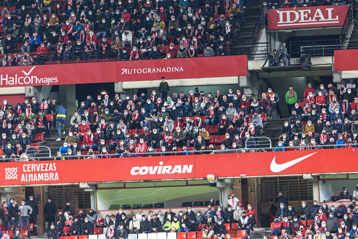 Fotos: Encuéntrate en la grada del Granada-Atlético de Madrid