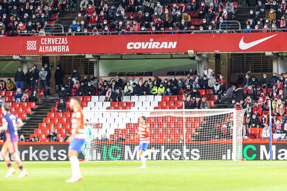 Fotos: Encuéntrate en la grada del Granada-Atlético de Madrid