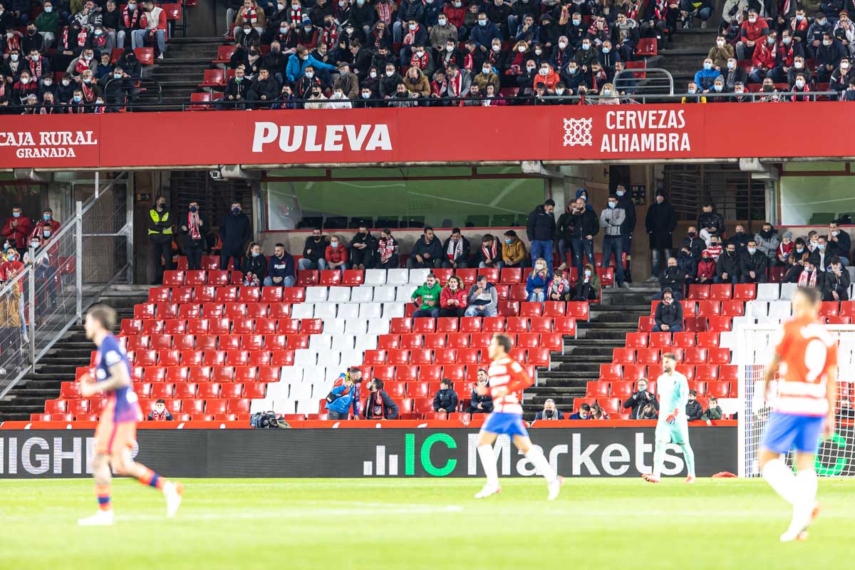 Fotos: Encuéntrate en la grada del Granada-Atlético de Madrid