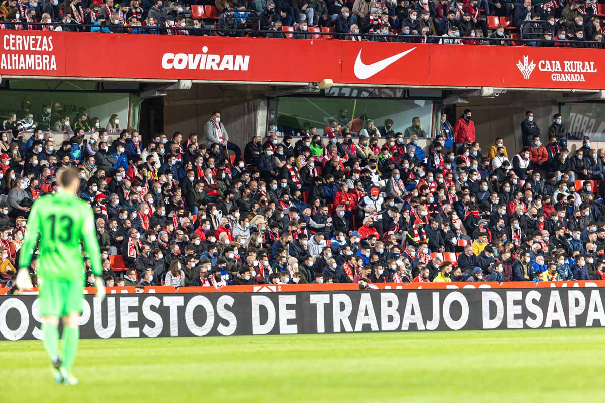 Fotos: Encuéntrate en la grada del Granada-Atlético de Madrid