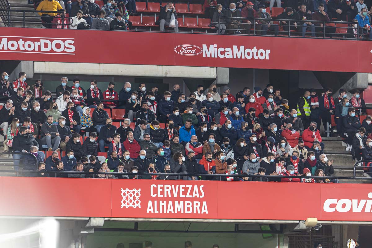 Fotos: Encuéntrate en la grada del Granada-Atlético de Madrid