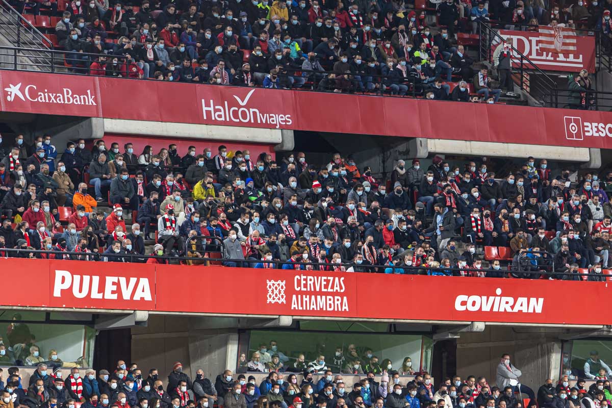 Fotos: Encuéntrate en la grada del Granada-Atlético de Madrid