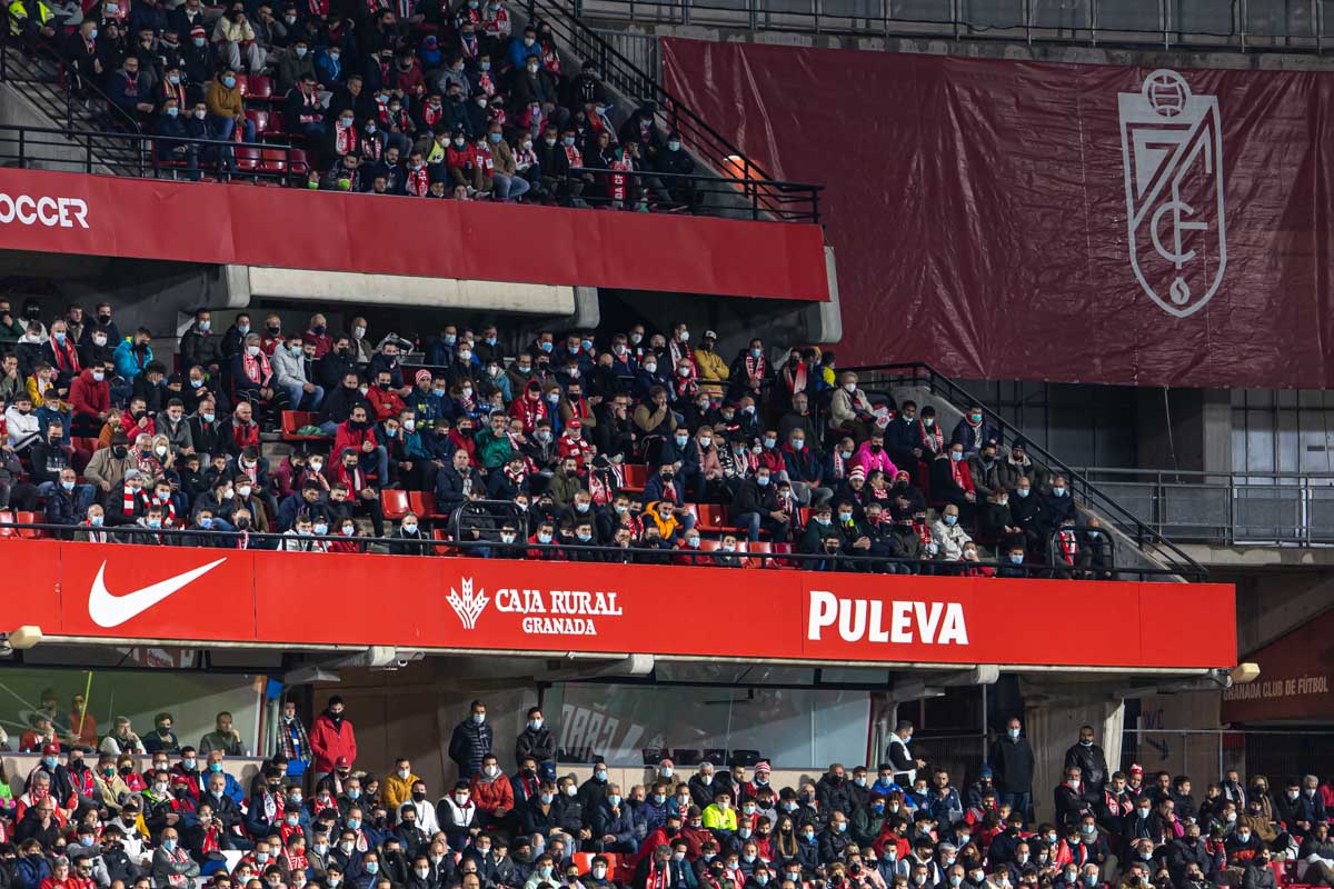 Fotos: Encuéntrate en la grada del Granada-Atlético de Madrid