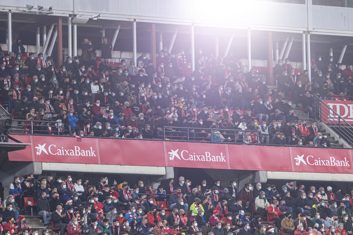 Fotos: Encuéntrate en la grada del Granada-Atlético de Madrid