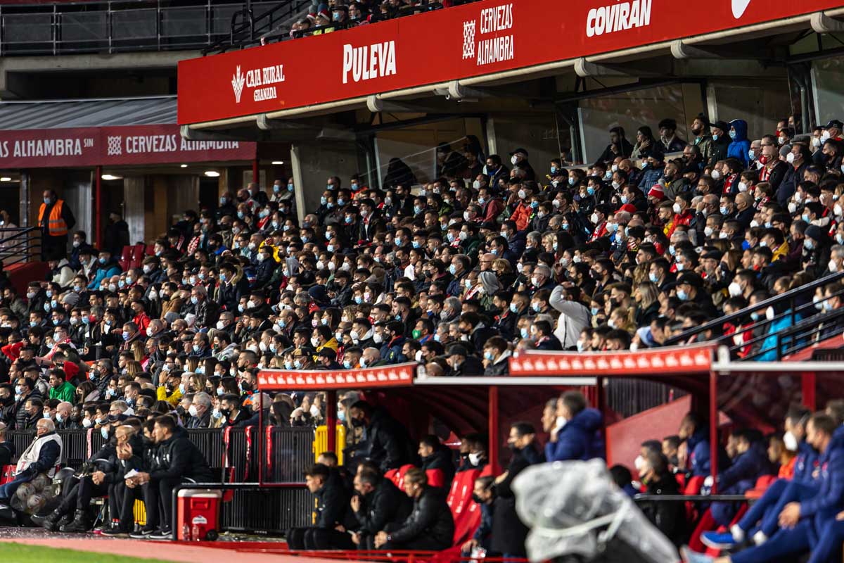 Fotos: Encuéntrate en la grada del Granada-Atlético de Madrid